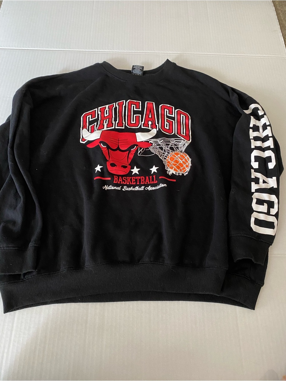 Chicago Bulls Black Crewneck Sweatshirt - Basketball Graphic Size XL NBA